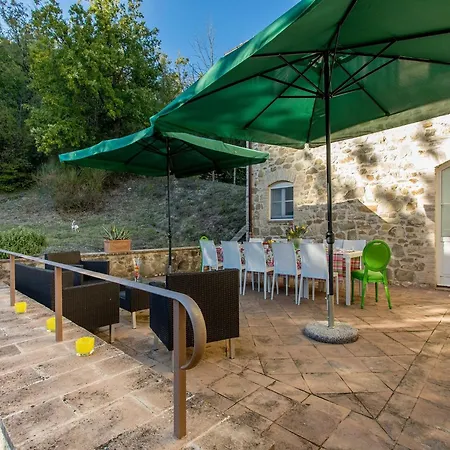 In A With Swimming Pool アパート *